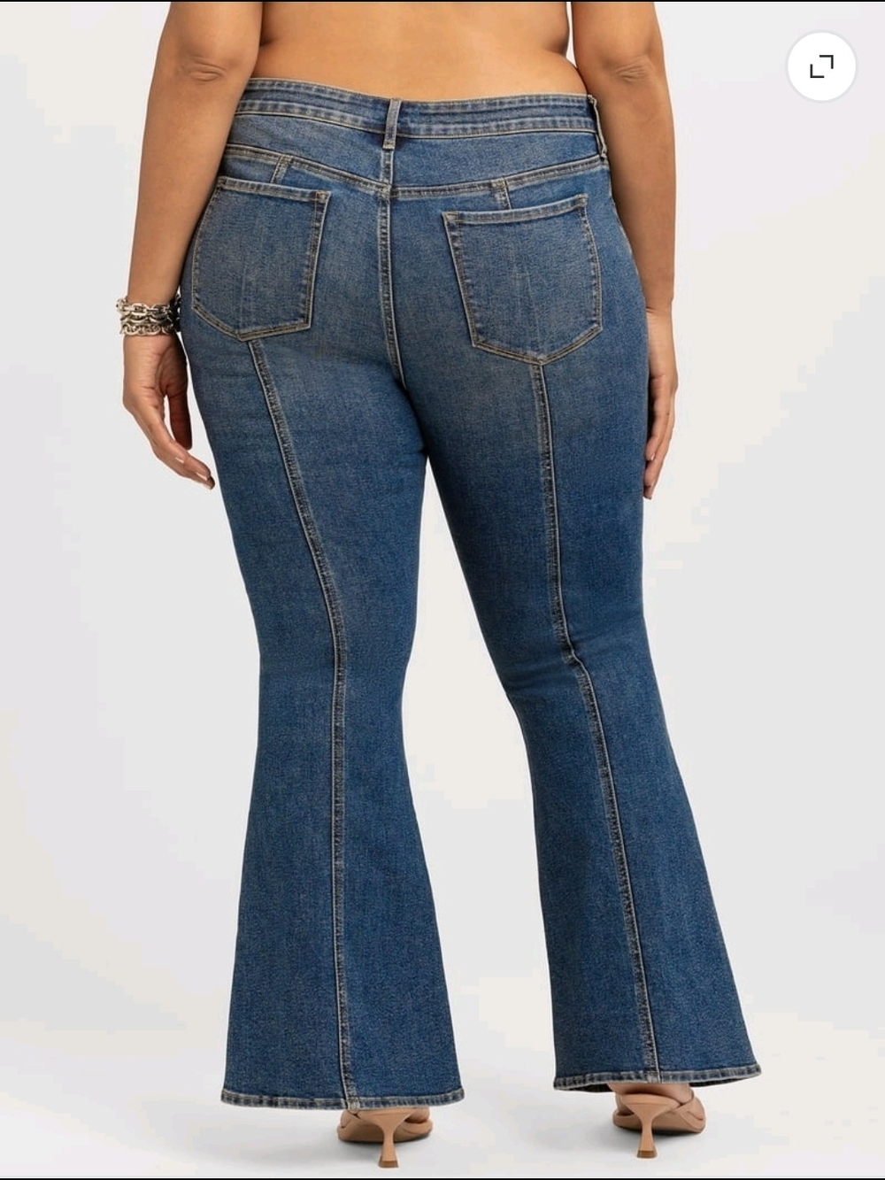 Jessica Simpson Women's and Women's Plus Daisy Fitted Flare Jeans - Picture 4 of 16